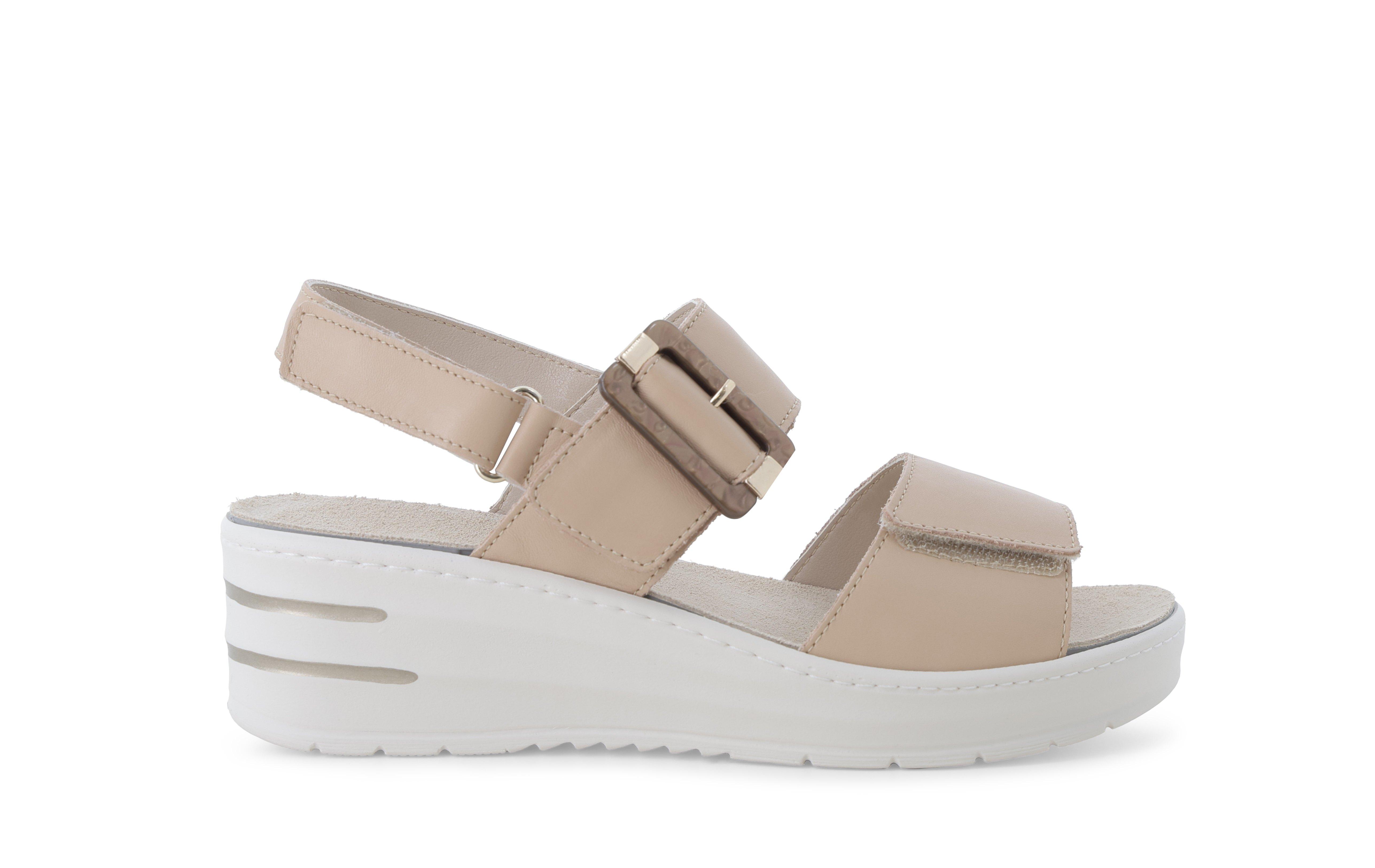 Sandalo in pelle beige crema con zeppa e maxi fibbia 019227q 36
