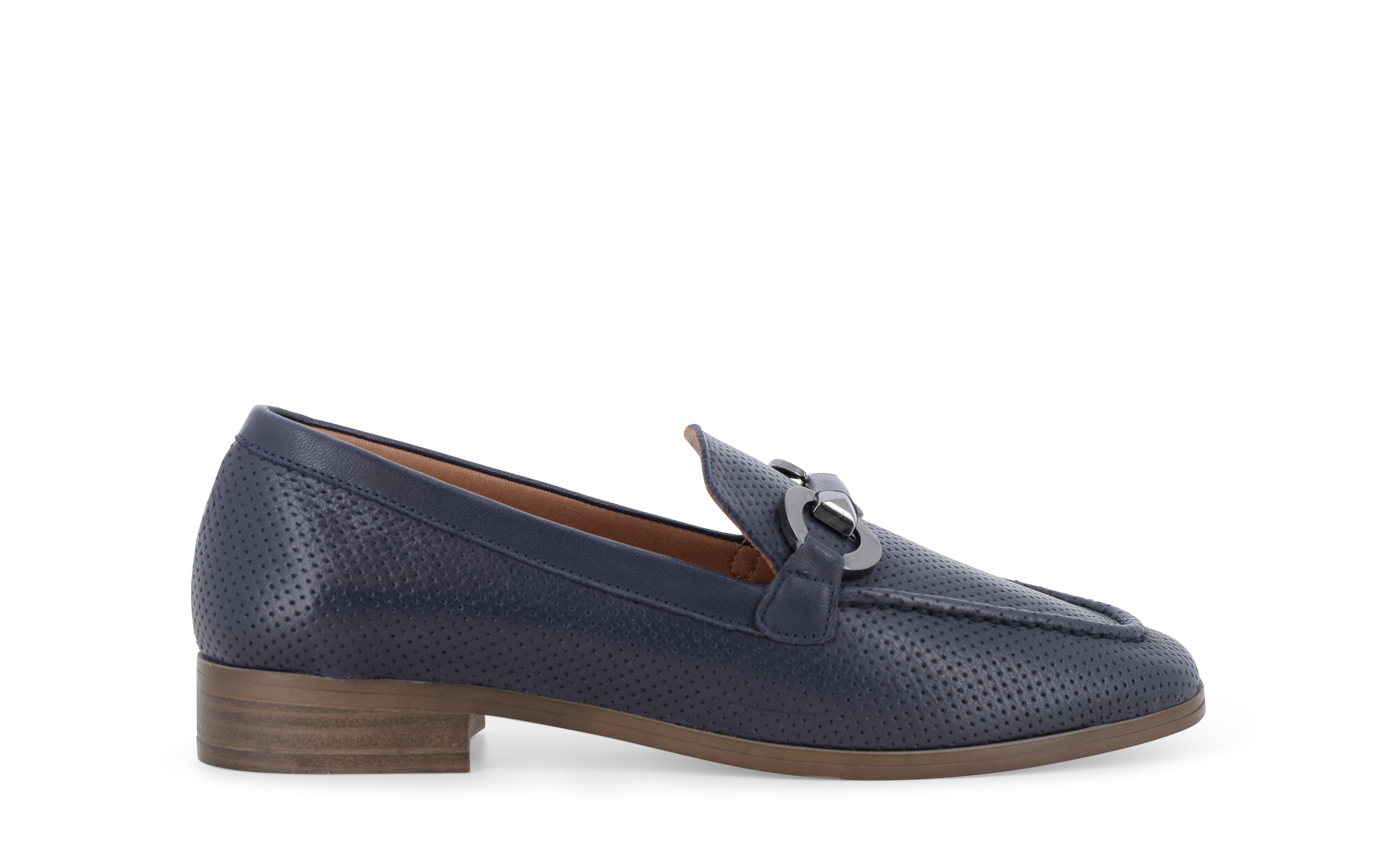 Mocassino comfort in pelle blu traforata con morsetto 055052q 40