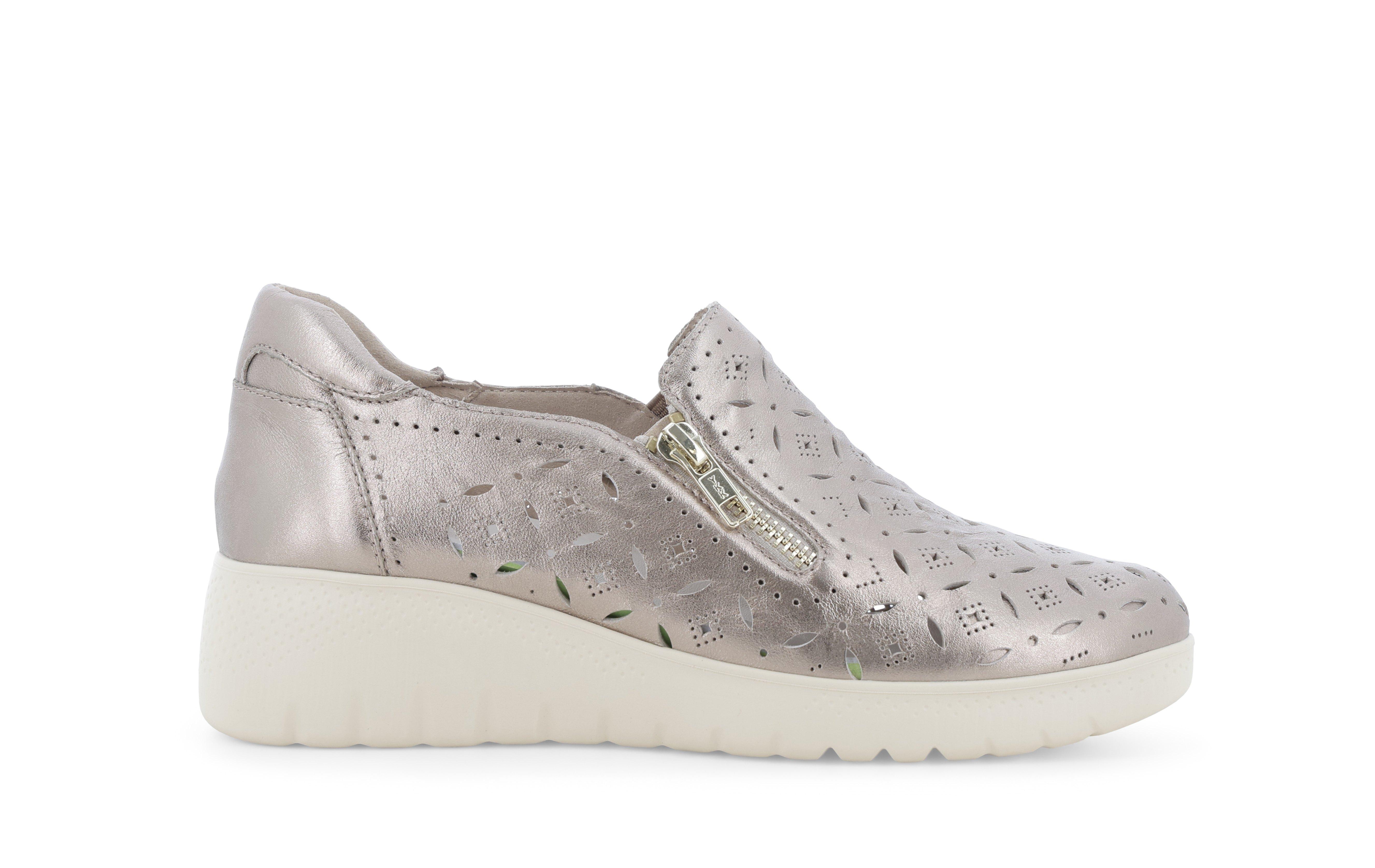 Slip-on comoda in pelle laminata platino laserata k55483