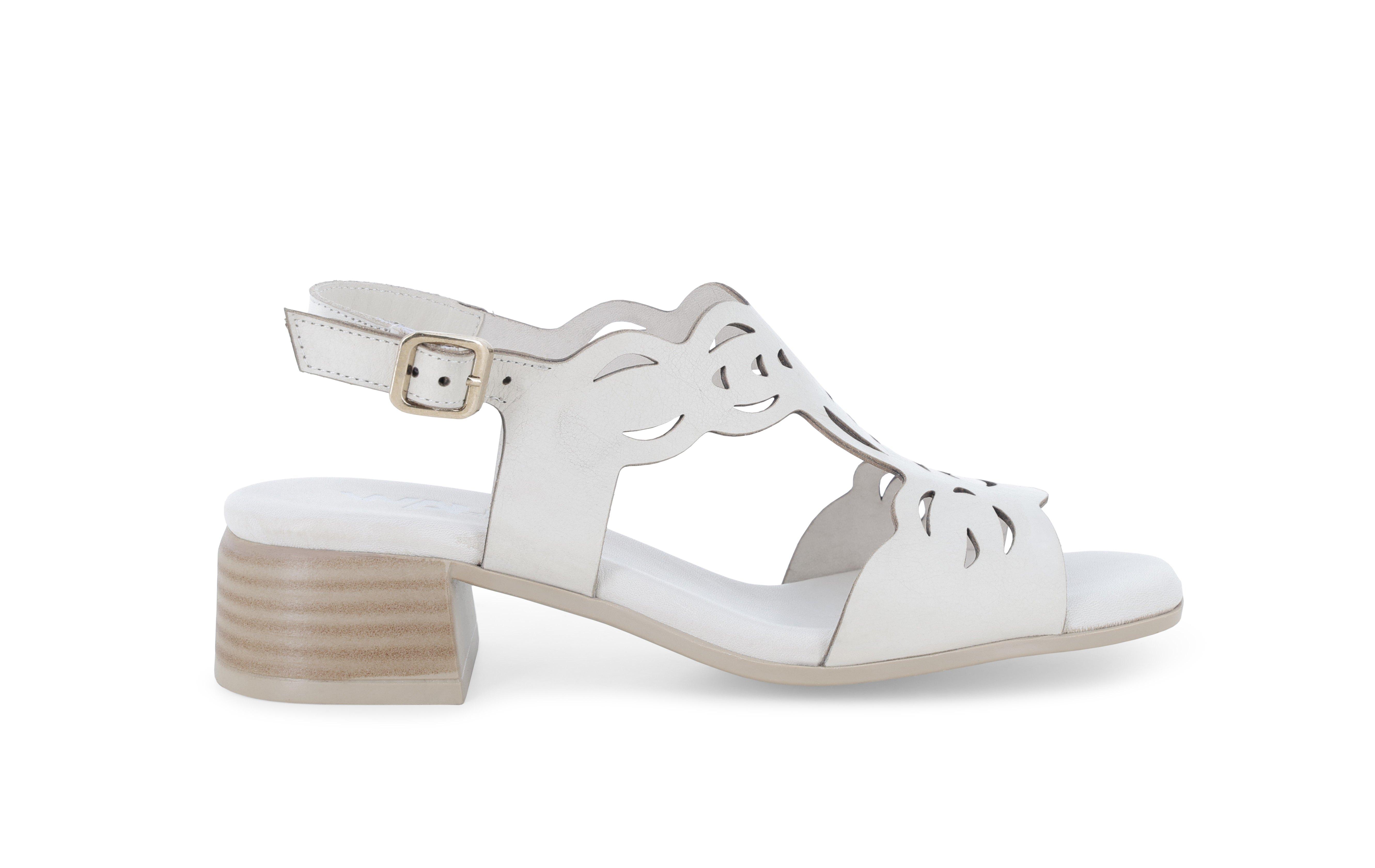 Sandalo donna comodo basso in pelle beige crema k56085 38
