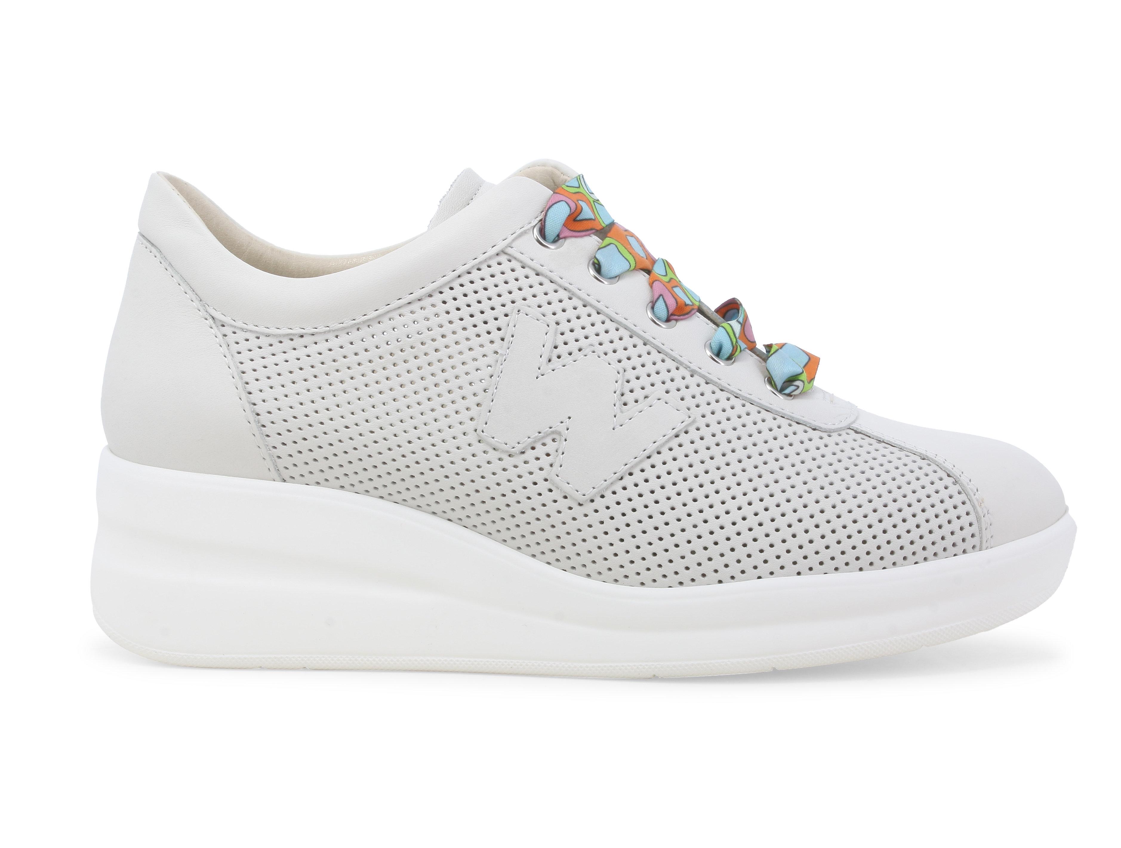 Sneakers walk bianca traforata con lacci fantasia r20245q 39