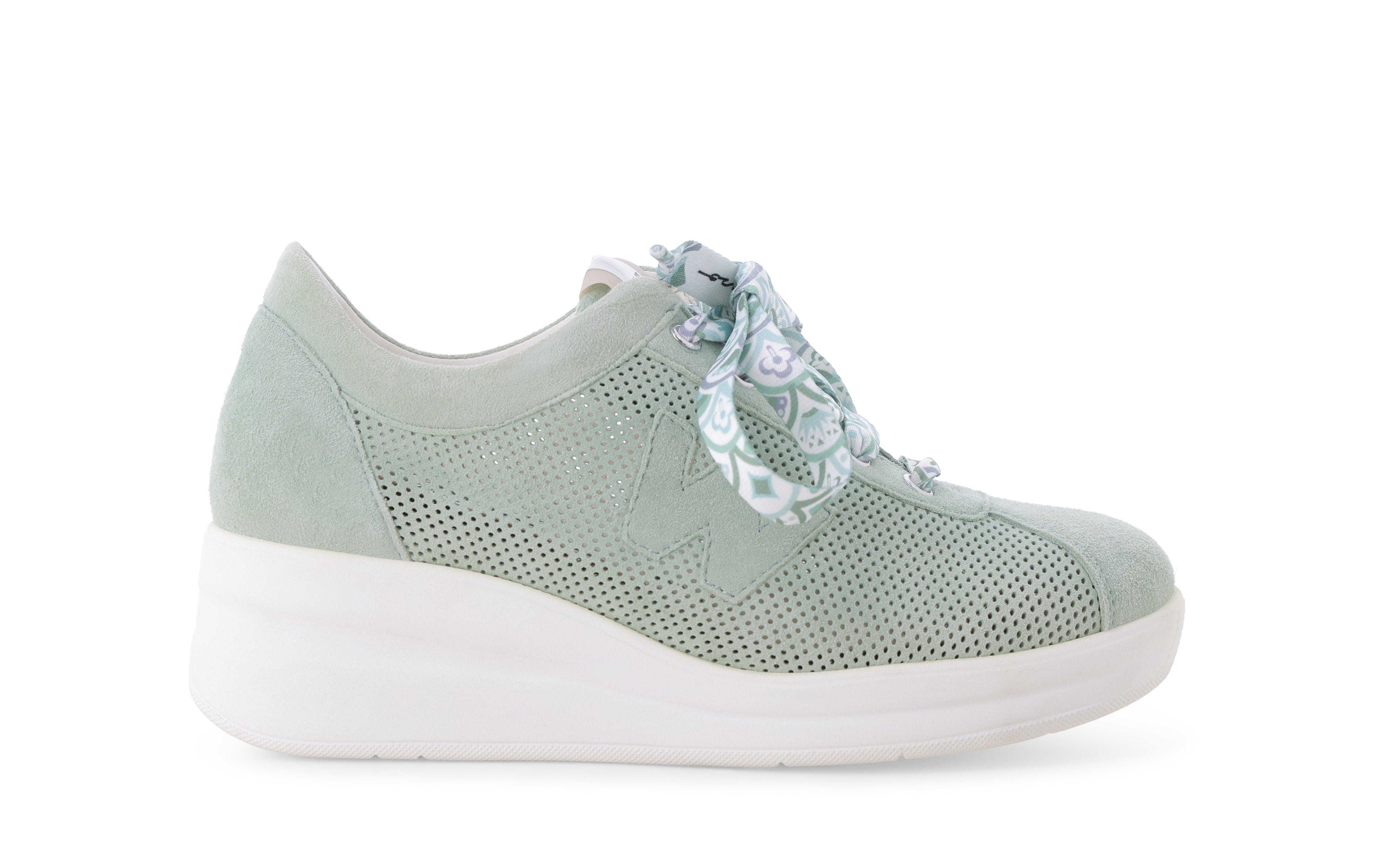 Sneakers walk in camoscio verde chiaro traforata con lacci fantasia r20245q 41