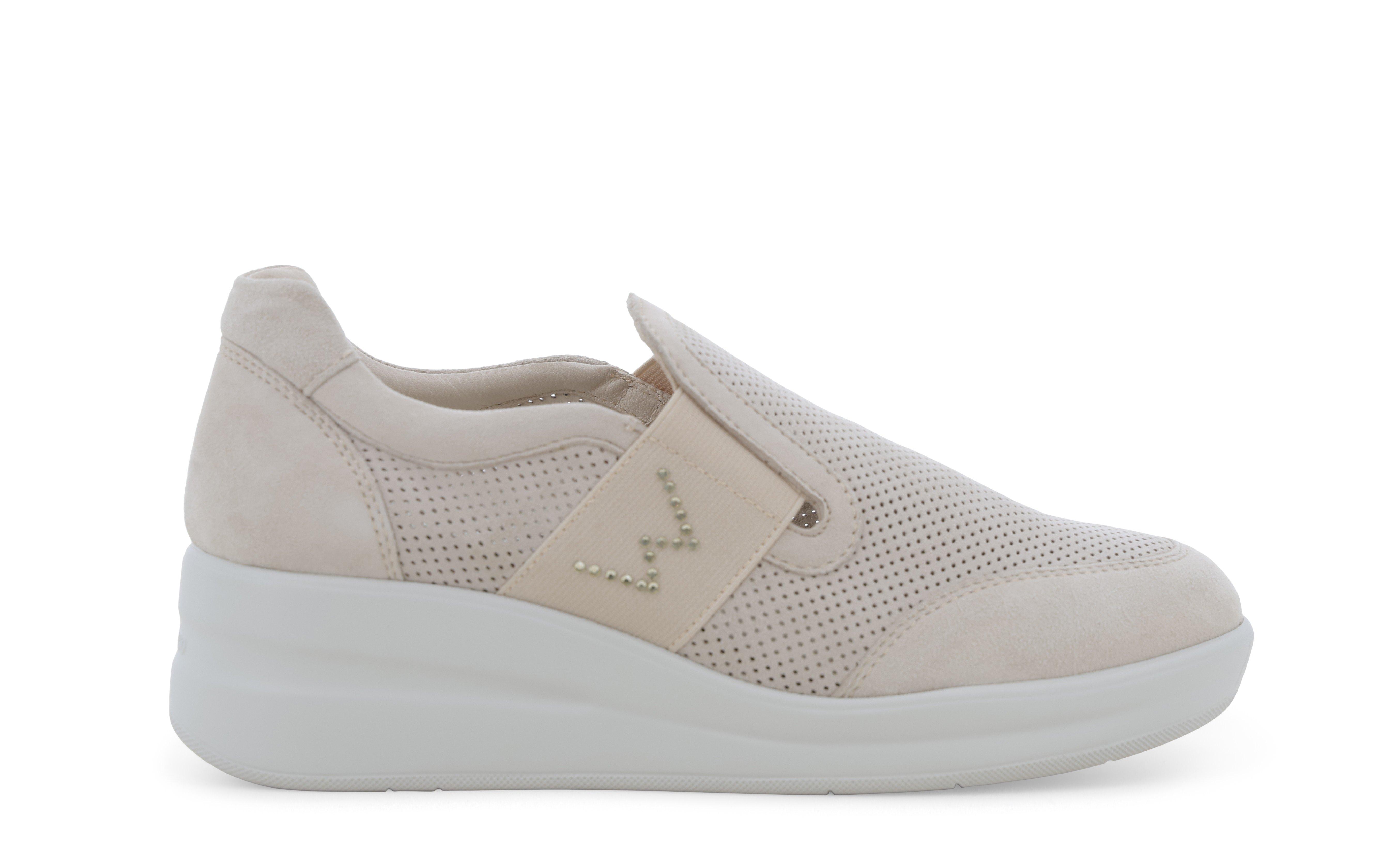Sneaker slip-on in camoscio beige chiaro con logo a strass r20255q