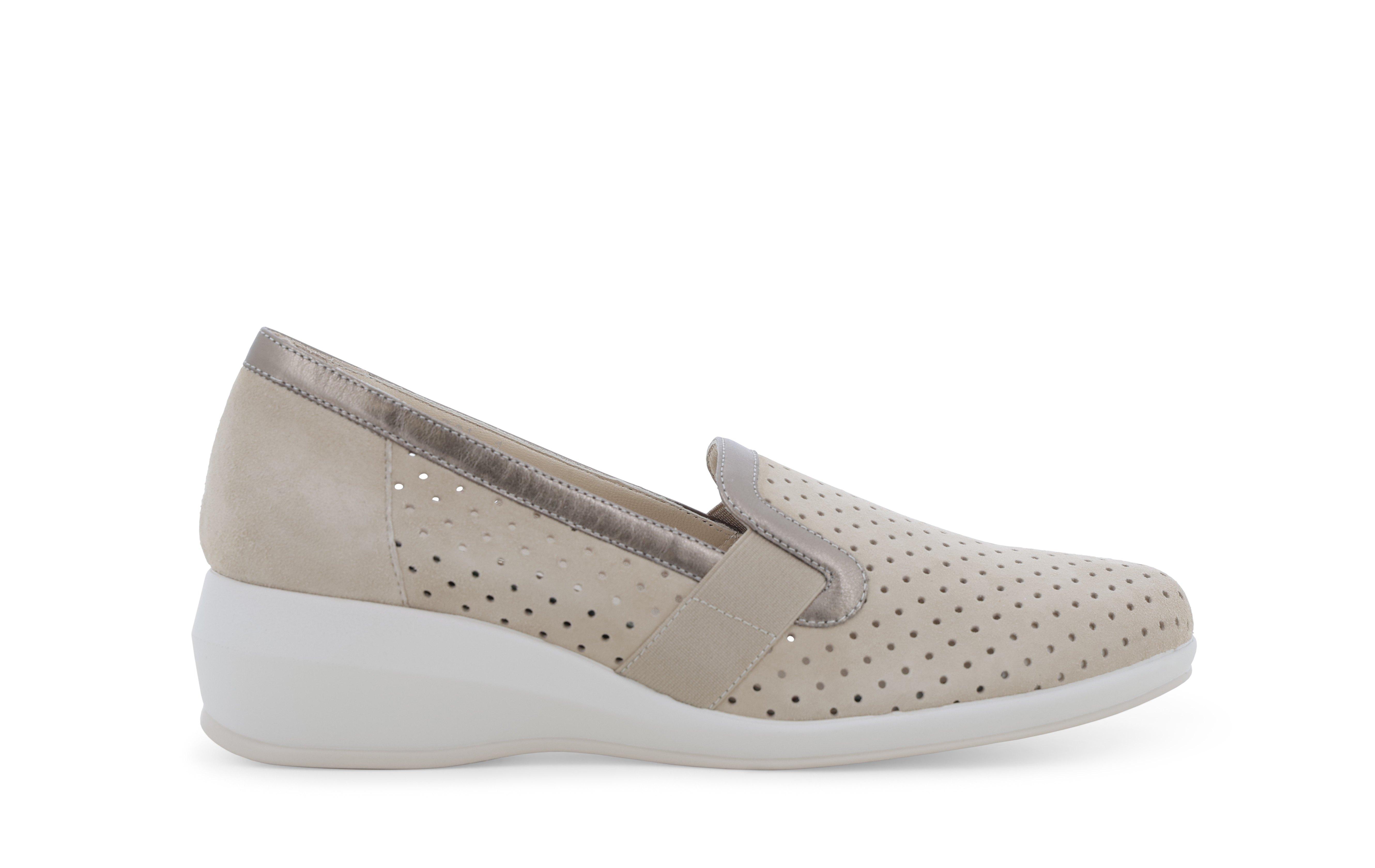 Mocassino slip-on comfort beige con riporto bronzo traforato con zeppa r30618q 36.5