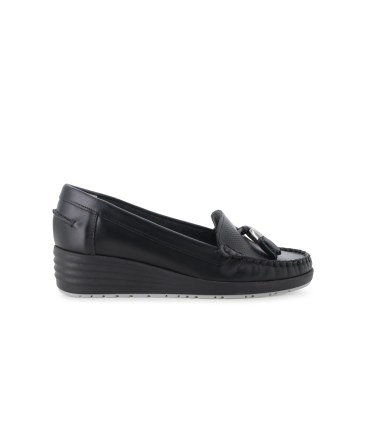 Mocassino con zeppa comodo in pelle nero 01027q