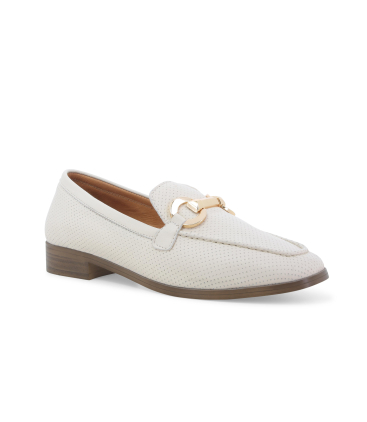 Mocassino comfort in pelle bianca traforata con morsetto 055052q