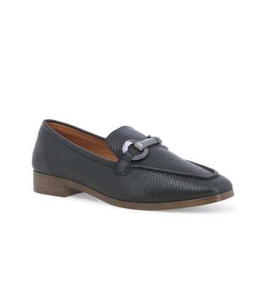 Mocassino comfort in pelle nera traforata con morsetto 055052q