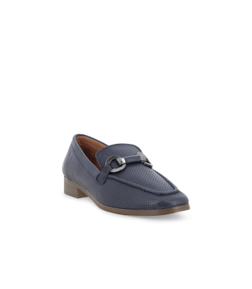 Mocassino comfort in pelle blu traforata con morsetto 055052q