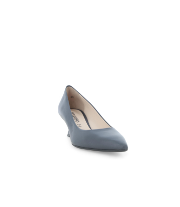 Décolleté in pelle blu notte con tacco basso a rocchetto d200