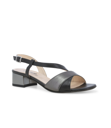 Sandalo elegante con tacco largo incrociato nero k35157q