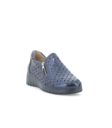 Slip-on comoda in pelle laminata blu laserata k55483