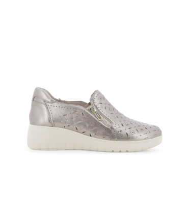 Slip-on comoda in pelle laminata platino laserata k55483