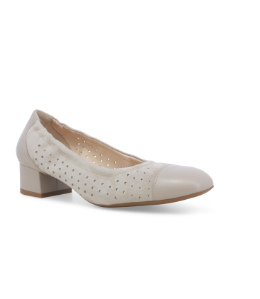 Décolleté comfort in camoscio beige traforato con punta in pelle n411q