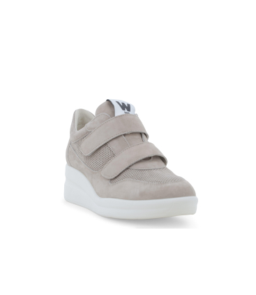 Sneakers in camoscio beige traforato con chiusura a strappo r20249q