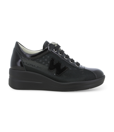 Sneakers nera in tessuto tecnico con dettagli in vernice r20252q