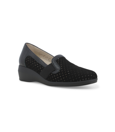 Mocassino slip-on comfort in pelle nero traforato con zeppa r30618q