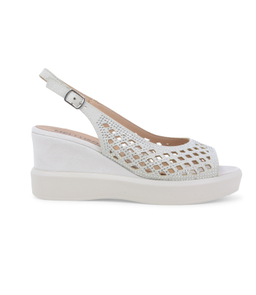 Sandalo zeppa bianco con strass e lavorazione traforata r80555q
