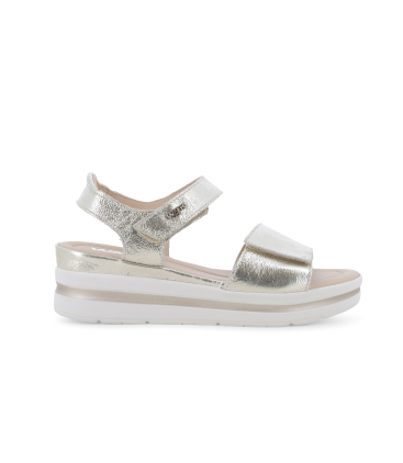 Sandalo sportivo in pelle laminato platino con zeppa 019185q