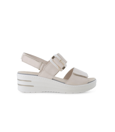 Sandale aus Wildleder Beige kiss mit Keilabsatz und Maxi Schnalle 019227q