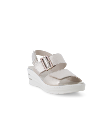 Sandalo in pelle platino con zeppa e maxi fibbia 019227q