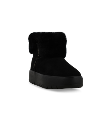 Stivaletto donna in camoscio nero con fodera in montone 093501q