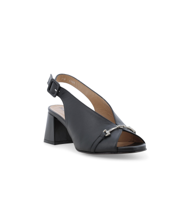 Sandale aus Leder Schwarz mit Trensen-Detail metallic n647q