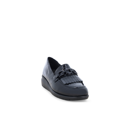 Mocassino comodo donna in morbida pelle in vernice nero k55243