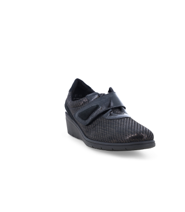 Mocassino comodo con strappo donna in camoscio nero k91000q