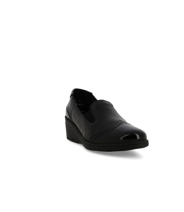 Mocassino donna comodo in morbida pelle e vernice nero k91615q