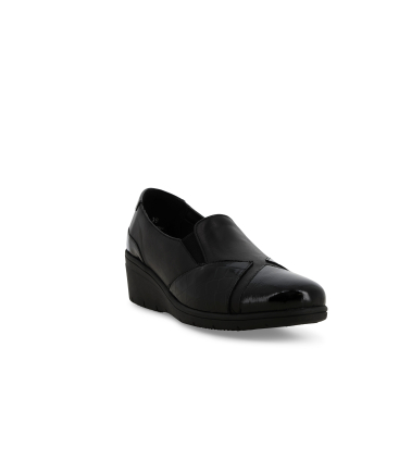 Mocassino donna comodo in morbida pelle e vernice nero k91617q